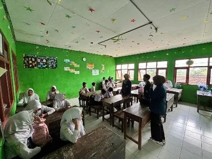 BBK 7 UNAIR Gelar Edukasi Perencanaan Pendidikan dan Karier untuk Siswa Kelas 9 MTs Al-Amin Madiun