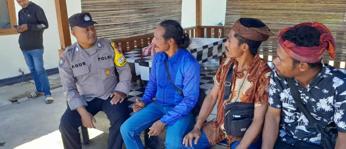 Penyuluhan Hukum Bhabinkamtibmas Tingkatkan Kesadaran Masyarakat di Desa Waeflan