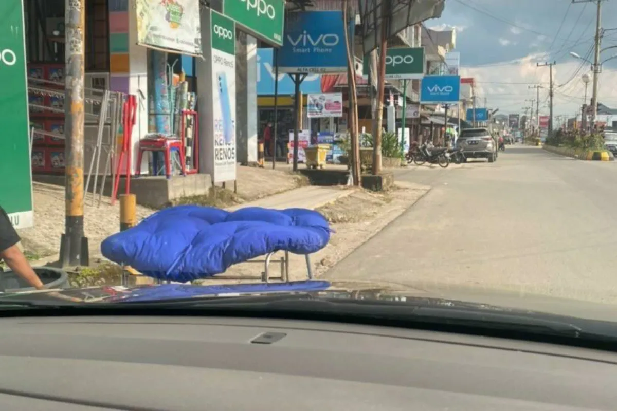 Jemur Kasur di Jalan Protokol Rantepao Dinilai Tidak Etis dan Merusak Estetika