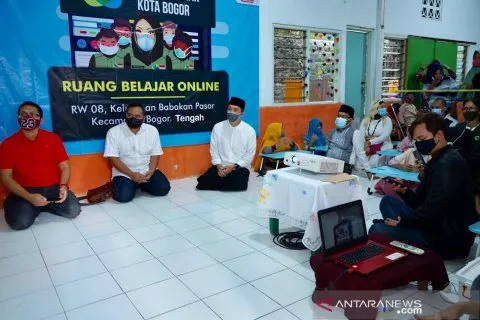 Pemkot Bogor Buka Ruang Belajar Daring di Babakan Pasar untuk Pelajar dari Keluarga Tidak Mampu