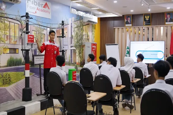 Telkom Akses Perkuat Kompetensi Siswa dan Guru lewat Kelas Industri Digital Fiber Academy