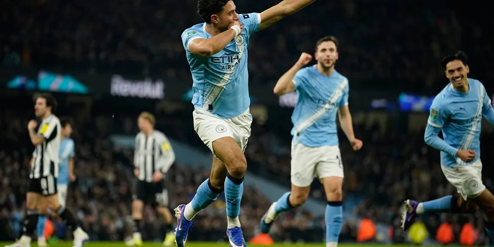 Kekalahan di Anfield Ancam Peluang Man City Pertahankan Gelar Liga Inggris