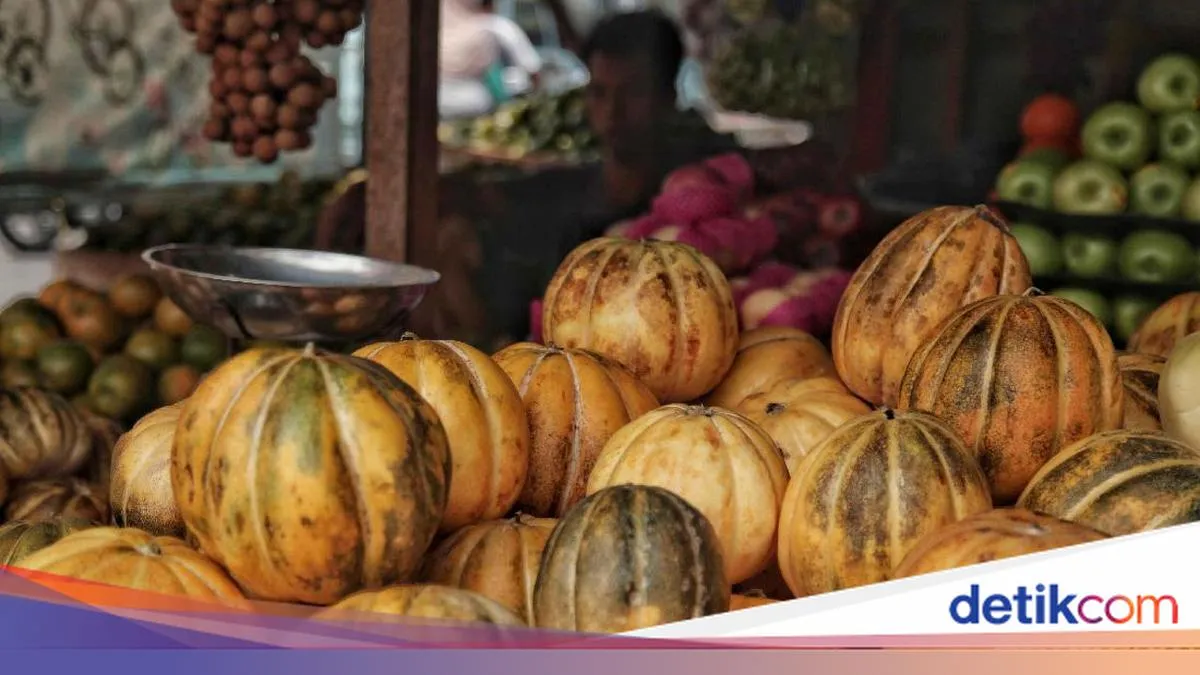 Kelezatan dan Manfaat Nutrisi Timun Suri dan Blewah sebagai Takjil Segar