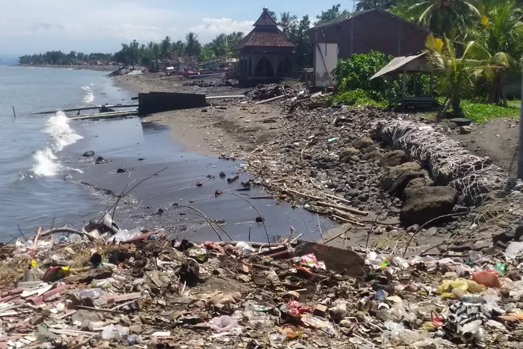 Warga Khawatir Perluasan PPN Pengambengan Memperparah Abrasi, Desak Pengaman Pantai Dibangun