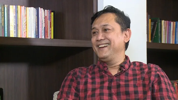 Denny Siregar Soroti Keterlibatan Pelajar dalam Demo 11 April 2022, Singgung Pola Arab Spring
