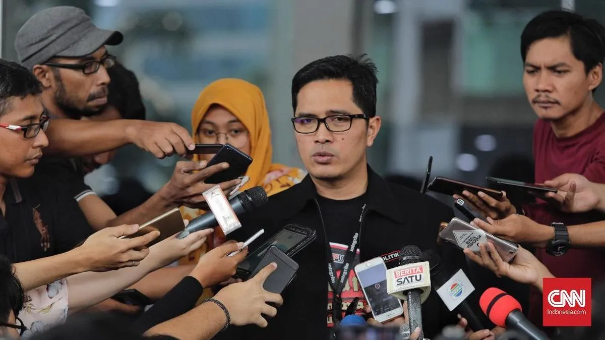 KPK Geledah Kantor PT Daya Radar Utama di Tanjung Priok