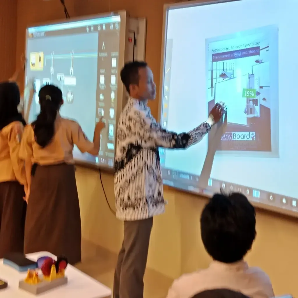 Digitalisasi Pendidikan Harus Perbaiki Sekolah, Bukan Sekadar Proyek dan Rawan Korupsi