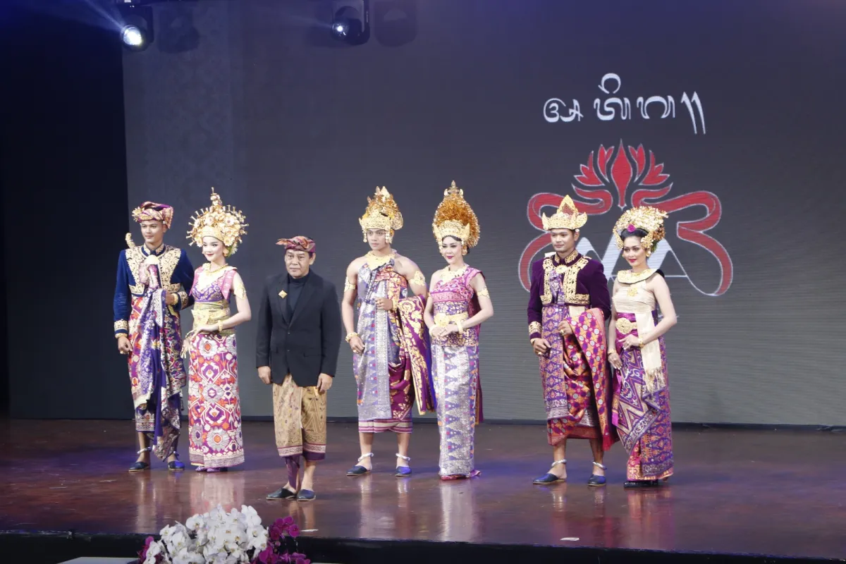 DBFW 2025 Session II Resmi Dibuka, Usung Tema Wastra Hitakara di Taman Budaya Bali