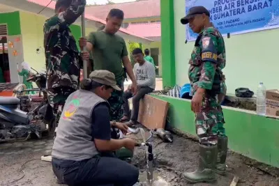 TNI AU Bangun Sumur Bor di MIN 3 Padang untuk Atasi Krisis Air Pascabencana