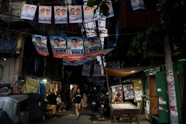 Pertarungan Kekuasaan Marcos dan Duterte Warnai Pemilu Sela Filipina
