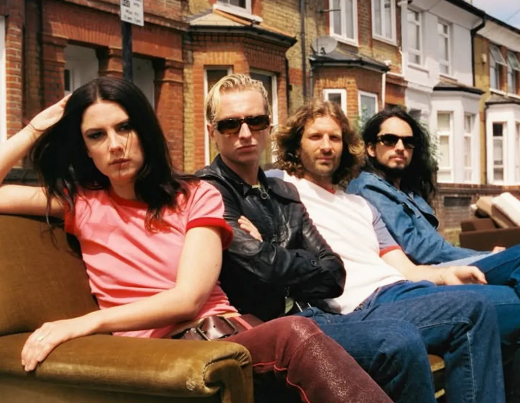 Wolf Alice Soroti Media yang Alihkan Isu Kemanusiaan Palestina