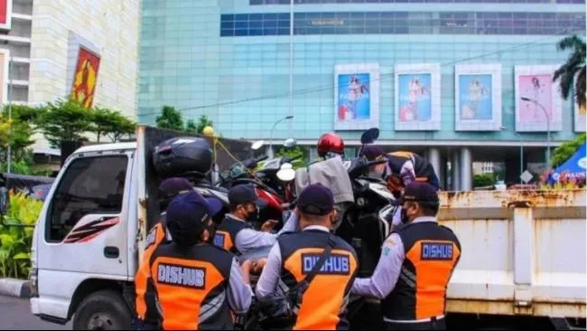 Pemprov DKI Jakarta Luncurkan 13 Kanal Aduan untuk Atasi Parkir Liar