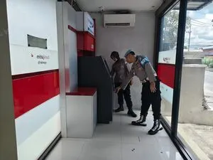 Polsek Sananwetan Lakukan Patroli Rutin untuk Amankan Obyek Vital Perbankan
