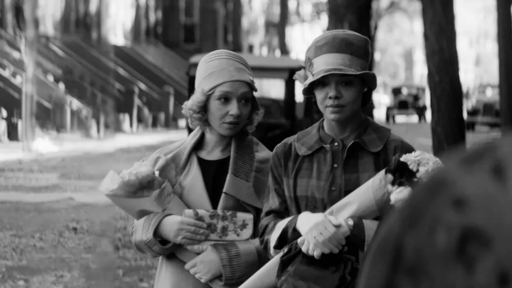 Ulasan Film “Passing”: Drama Identitas Ras dalam Balutan Hitam-Putih Era 1920-an