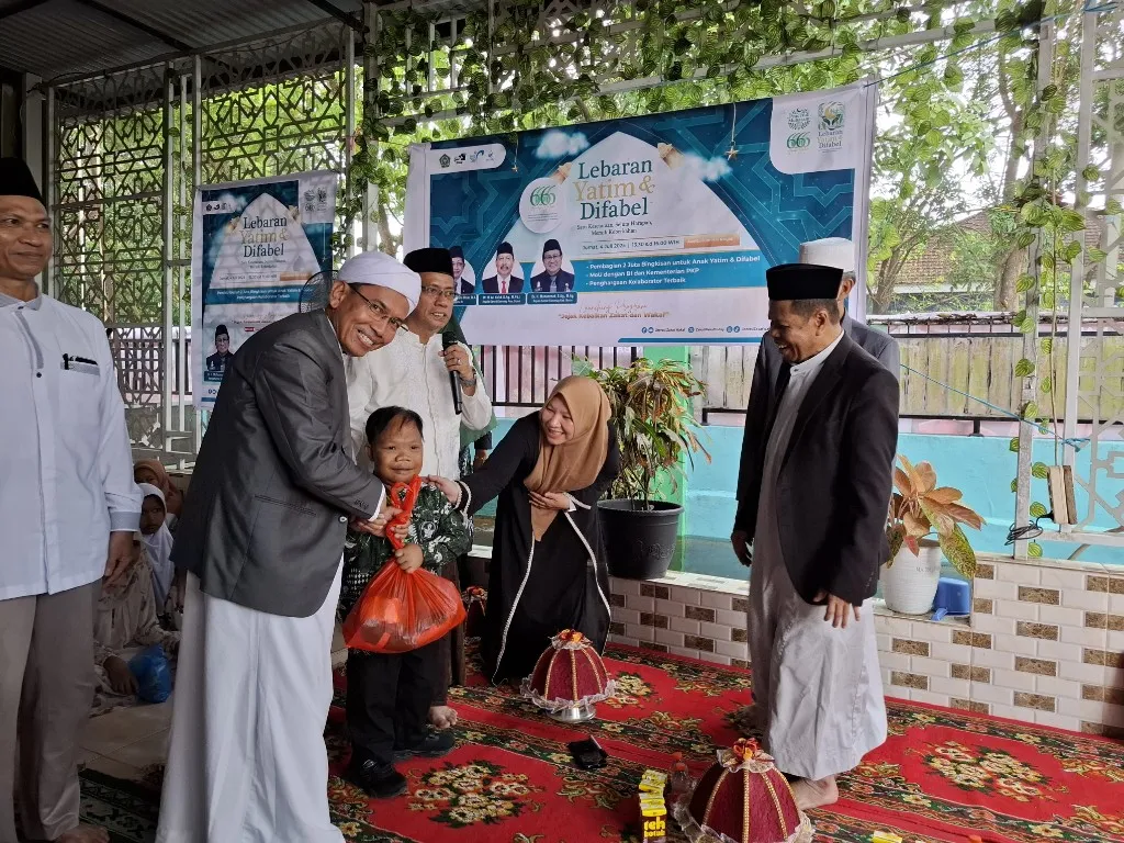 Kemenag Maros Bagikan 500 Paket untuk Yatim dan Difabel di Lebaran