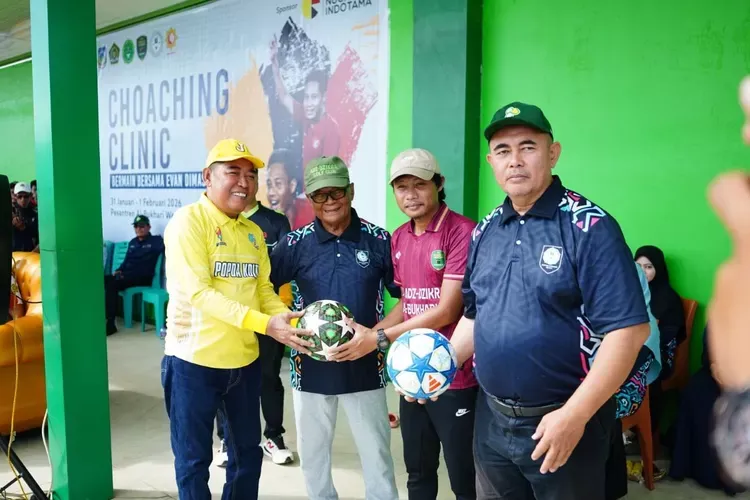Ponpes Al-Bukhari Kolaka Timur Luncurkan Pesantren Sepak Bola untuk Bina Talenta Timnas