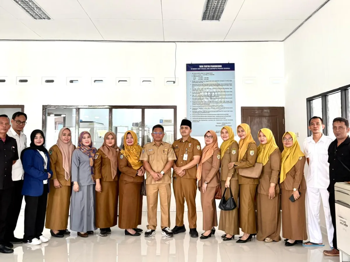 Program SENABUNG Pemprov Bengkulu Bagikan Nasi Bungkus Gratis di RSKJ Soeprapto
