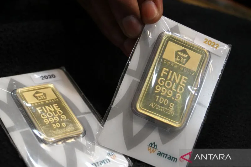 Kenaikan Harga Emas Antam Tercatat Rp30.000 per Gram