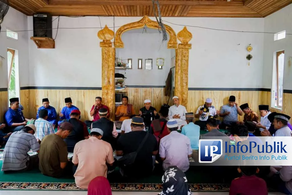 Wali Kota Dumai Serahkan Bantuan dan Jalin Silaturahmi di Majelis Dzikir Al Hidayah