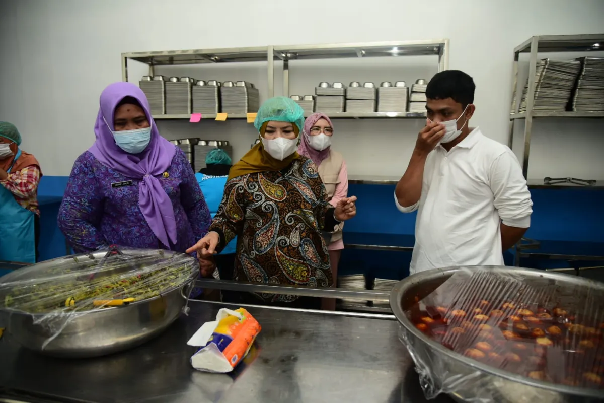 Wagub Gorontalo Tegaskan Patuhi SOP di SPPG untuk Keamanan Makanan Anak