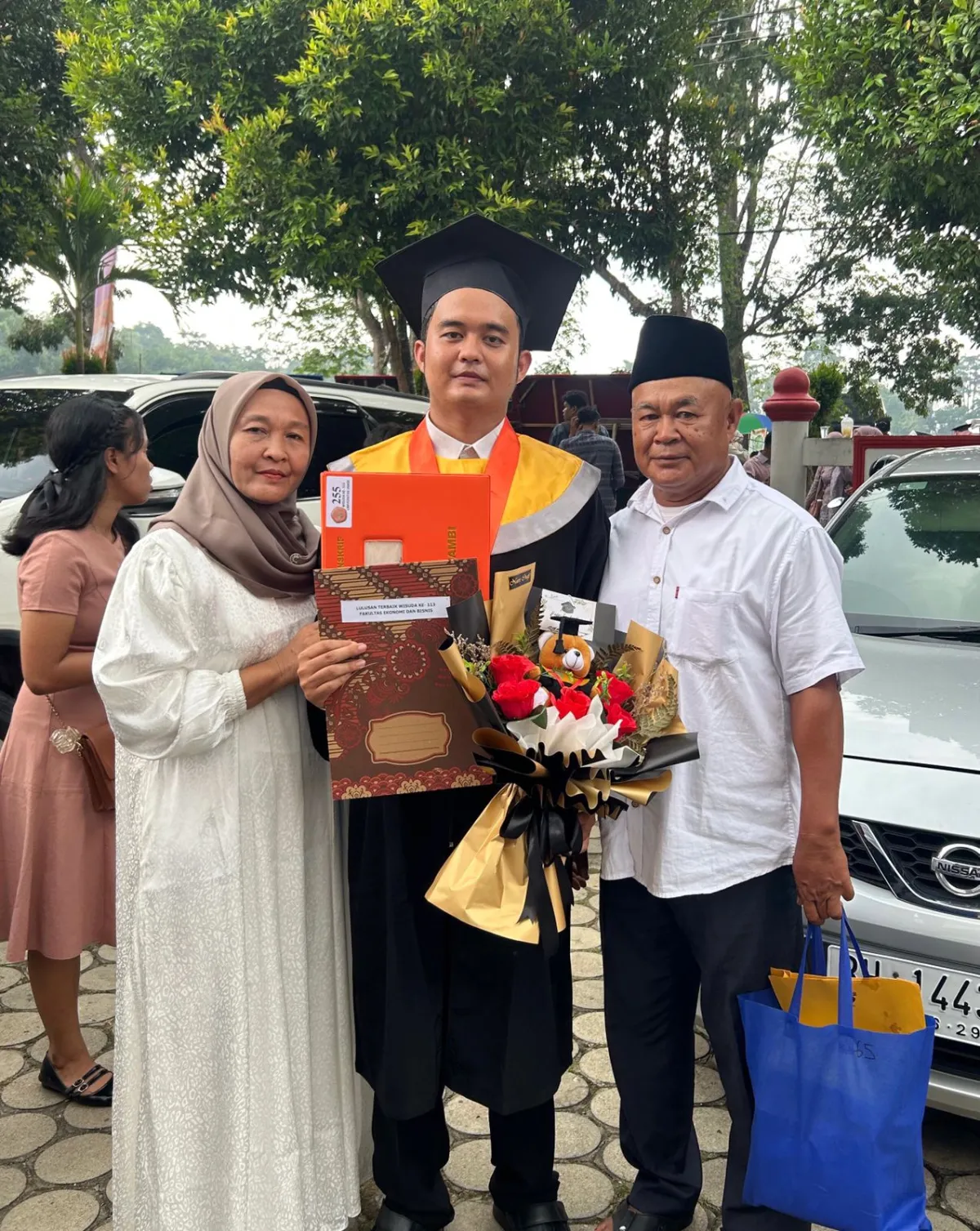 Djodi Aryajati Wisuda Cumlaude di UNJA dengan IPK 3,95 Sambil Menjalani Kuliah dan Kerja Barista