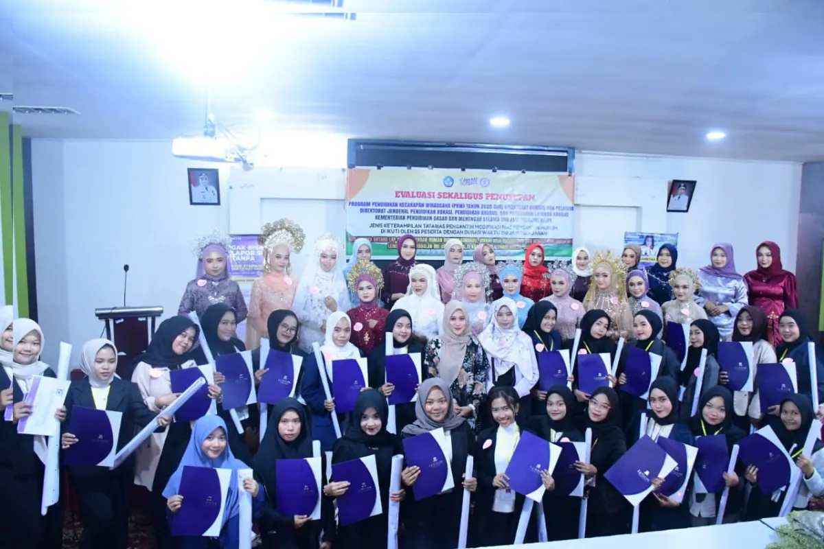 Penutupan Program PKW Tata Rias Pengantin Muslim Modifikasi di Bengkalis
