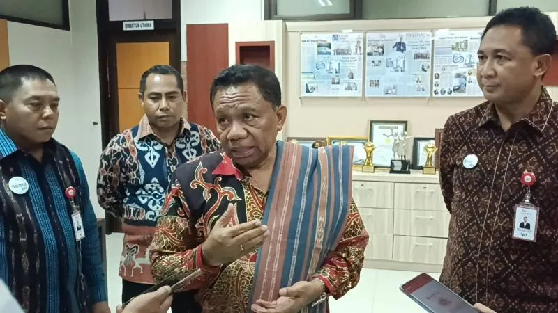 Modal Inti Bank NTT Aman, Dirut Alex Riwu Kaho Menepis Isu Penurunan Status