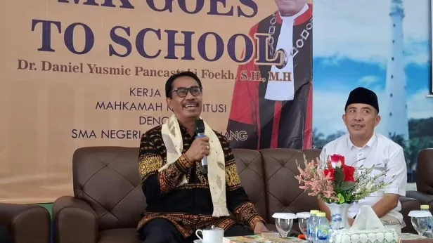 MK Goes to School: Edukasi Konstitusi di SMA 3 Pangkalpinang