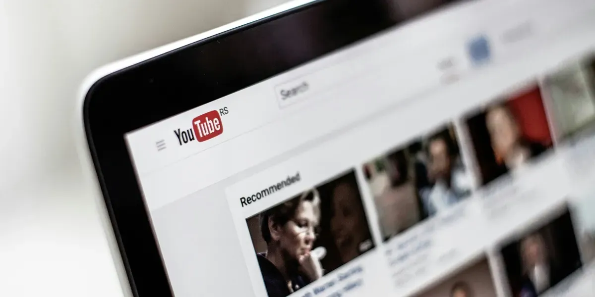 Cara Memutar YouTube di Latar Belakang di Smartphone