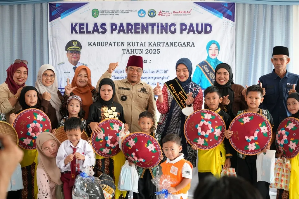 Bunda PAUD Kukar Gelar Kelas Parenting di Sebulu, Anak Dapat Cenderamata
