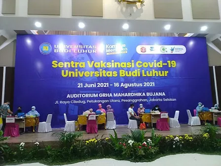 Sentra Vaksin Universitas Budi Luhur Layani 1.000 Warga per Hari