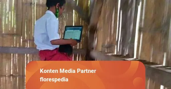 Tantangan Pendidikan di Manggarai: Guru Panggul Murid untuk Akses Internet