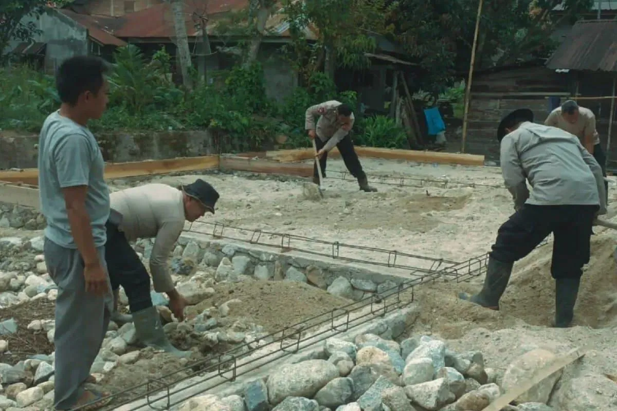 Brimob Sumut Bangun Rumah Swadaya untuk Korban Bencana di Tapanuli Selatan