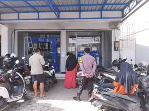 Polsek Plemahan Laksanakan Patroli dan Penyuluhan Kamtibmas untuk Ibu-Ibu Nasabah