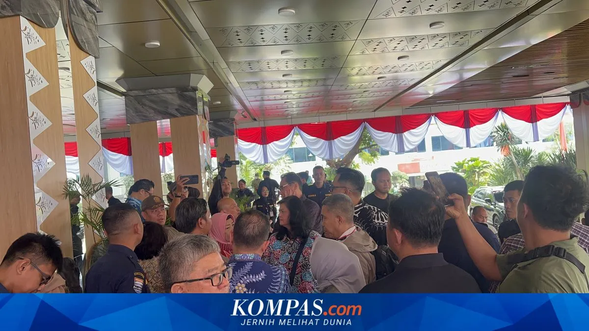 Warga Rusun Datangi Balai Kota, Protes Kenaikan Tarif Air dan Minta Bertemu Gubernur