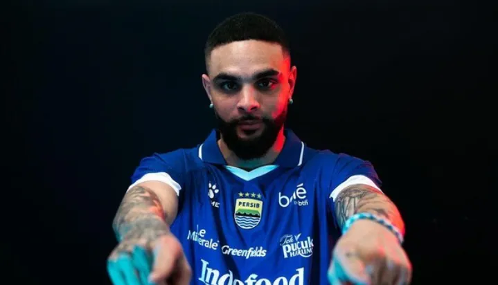 Persib Bandung Resmi Rekrut Eks Bek PSG Layvin Kurzawa hingga Akhir Musim