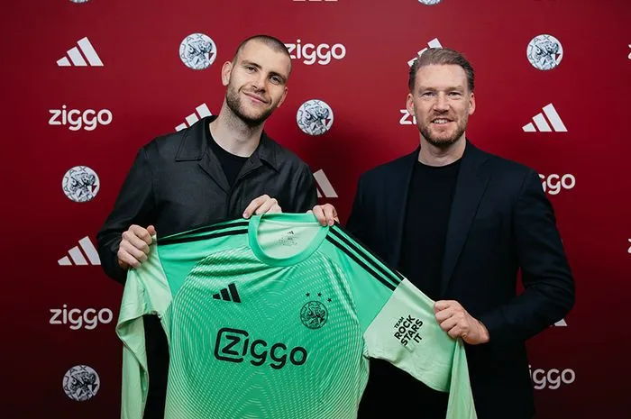 Maarten Paes Siap Menanti Kesempatan Debut di Ajax