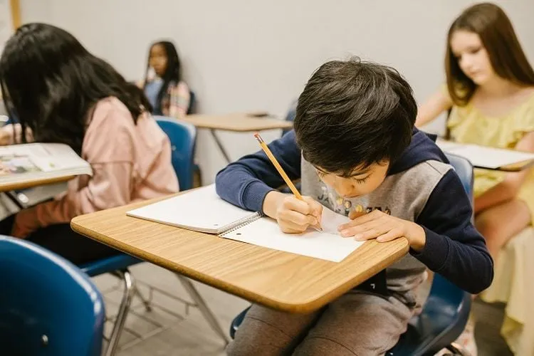 Latihan Soal Ujian Sekolah Kelas 9 Bahasa Indonesia Tahun Ajar 2022/2023