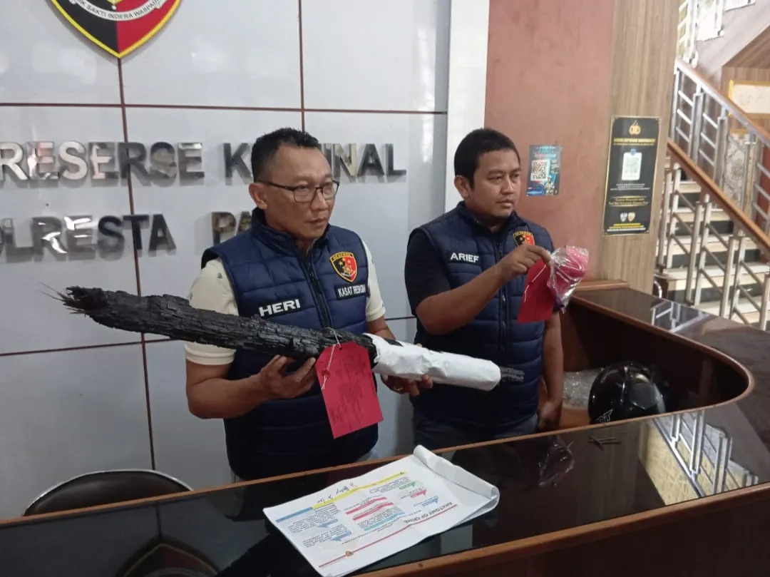 Anak Kandung Diamankan Usai Bakar Rumah Orang Tua Karena Dendam