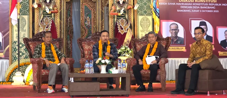 Ketua dan Wakil Ketua MK Gelar Diskusi Konstitusi di Desa Bangbang Bali