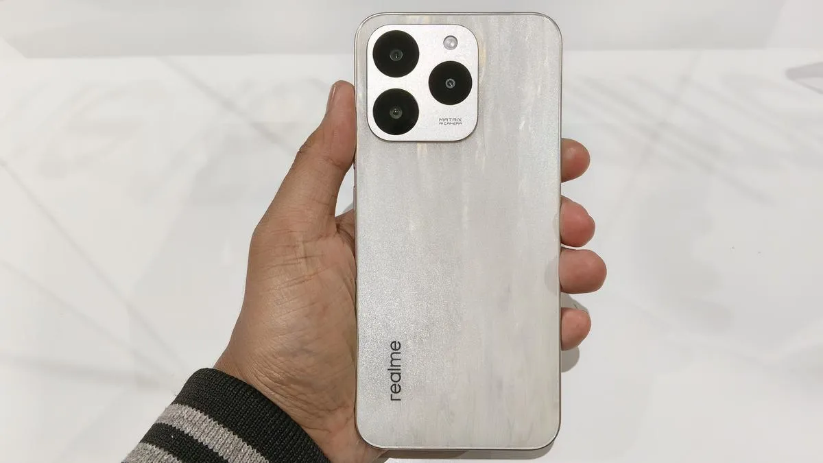 Top 3 Tekno: Realme 15T 5G Resmi di Indonesia, YouTube Perketat Batas Usia, M7 MLBB Digelar di Jakarta