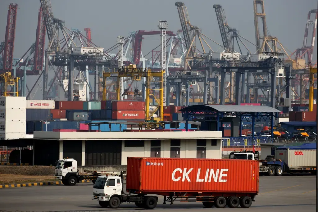 Tarif Impor Baru AS Dorong WTO Pangkas Proyeksi Perdagangan Dunia 2026 jadi 0,5 Persen