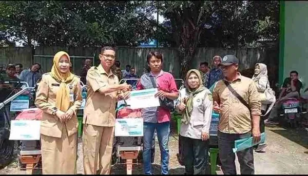 Pemkab Bojonegoro Salurkan Alsintan untuk Tingkatkan Kesejahteraan Petani