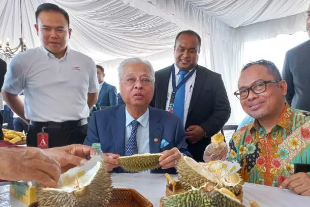 Perdana Menteri Malaysia Jamuan Durian Bersama Wartawan Indonesia