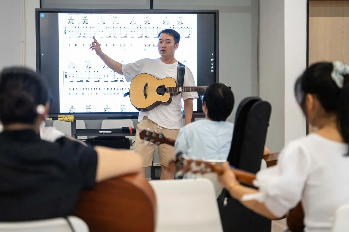 Kelas Malam di China: Pekerja Temukan Hobi dan Keterampilan Baru
