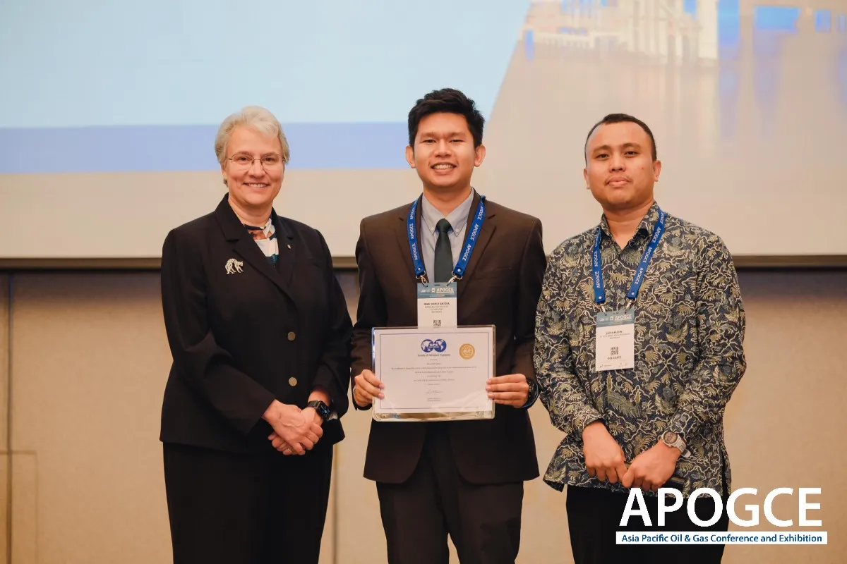 Ibnu Hafiz Satria Raih Juara 1 SPE Asia Pacific Student Paper Contest 2025