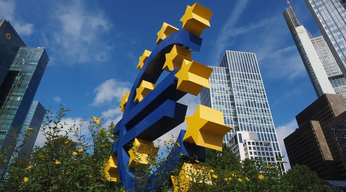 ECB dan BoE Pertahankan Suku Bunga di Tengah Perbedaan Pendapat