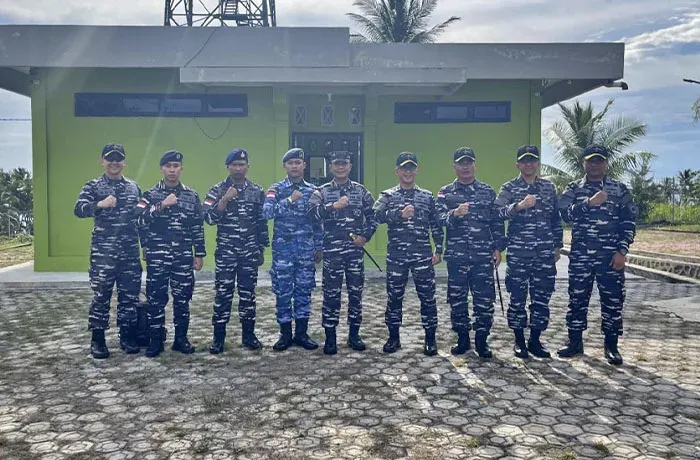 Pangkoarmada RI Tinjau Sistem Radar Pantai dan Kondisi Marinir di Natuna