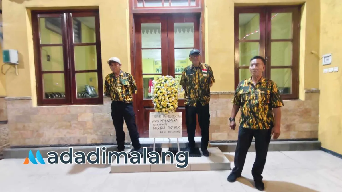 Kader Golkar Kota Malang Protes SK DPD dengan Karangan Bunga