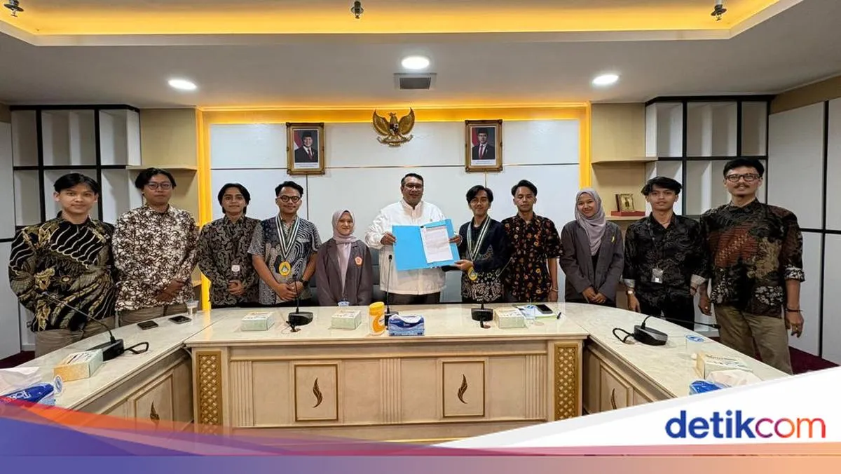 Poros Pelajar Jabar Serahkan Naskah Evaluasi MBG ke DPRD, Usulkan Desentralisasi Pengelolaan